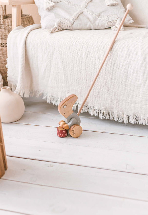 Le Lapin en bois à pousser