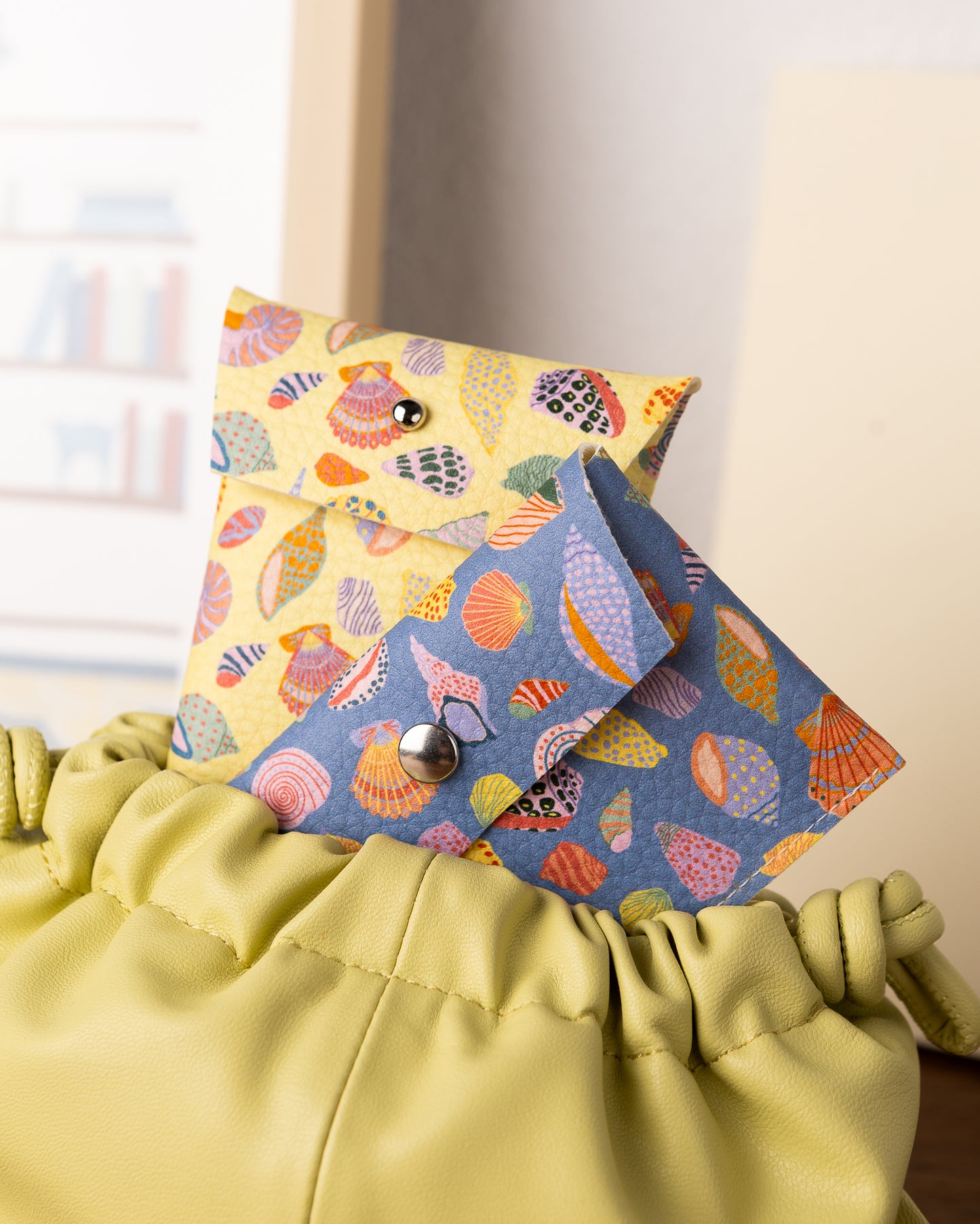 étui à lunettes coquillages jaune