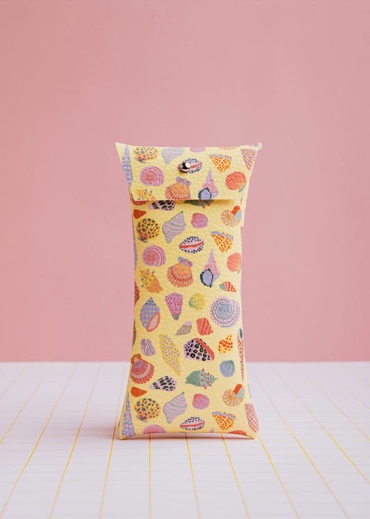 étui à lunettes coquillages jaune