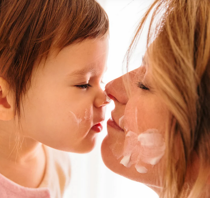 Crème hydratante visage et corps Monjour - famille - dès la naissance