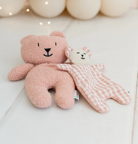 Ourson en peluche rose pastel