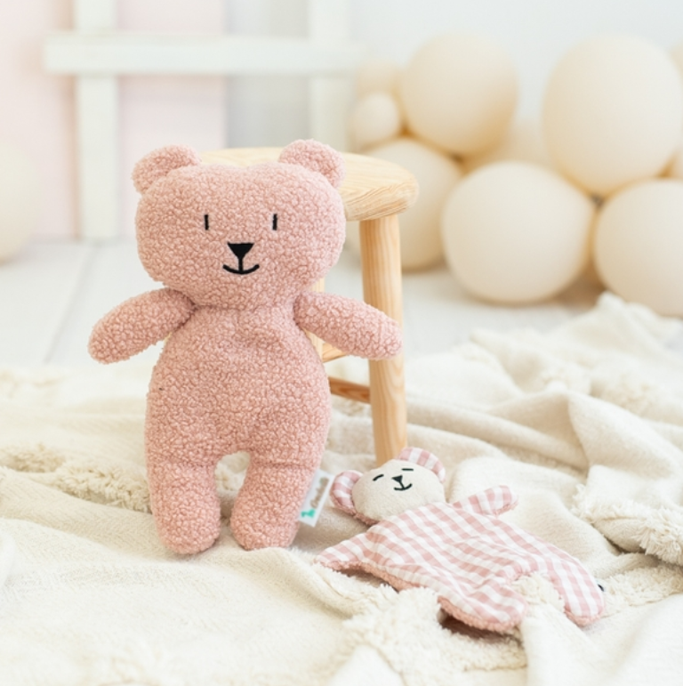Ourson en peluche rose pastel