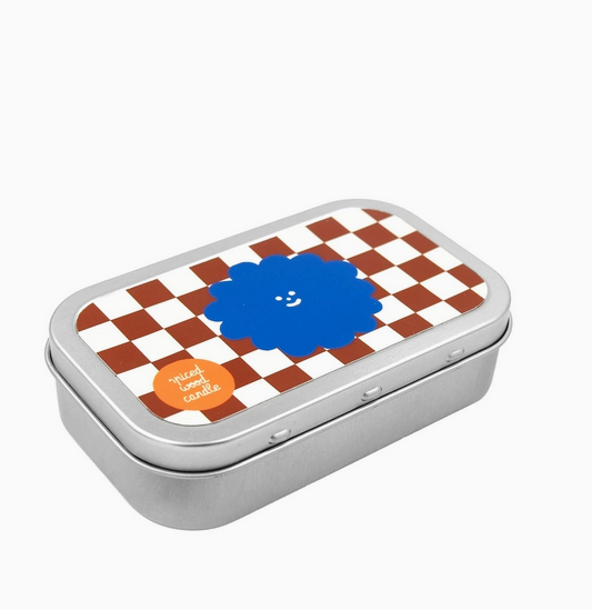 Bougie en boite Fleur bois épicé